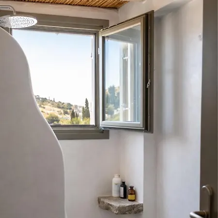 Dom wakacyjny Damarionas Retreat - Newly Restored House With Views *
