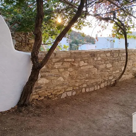 Damarionas Retreat - Newly Restored House With Views Hébergement de vacances *